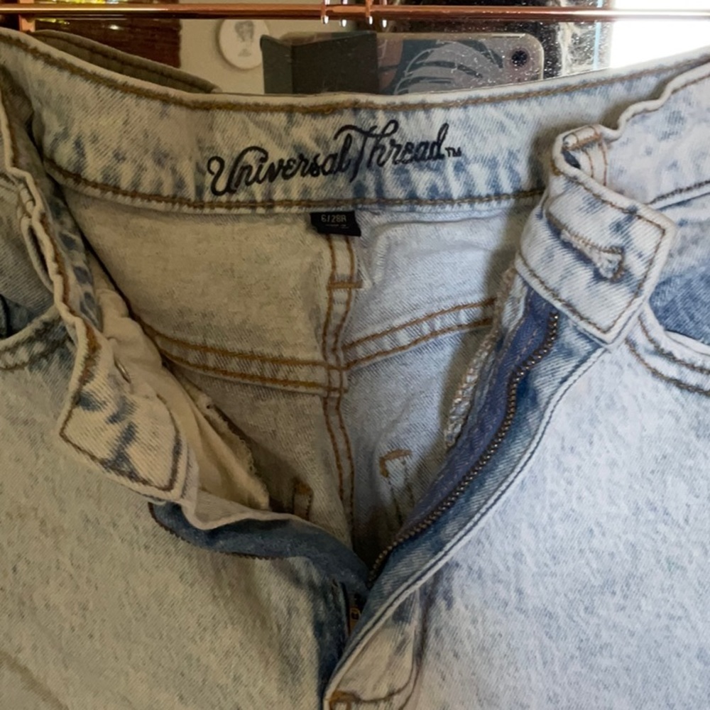 Universal Thread Ultra High Rise - Picture 2 of 2